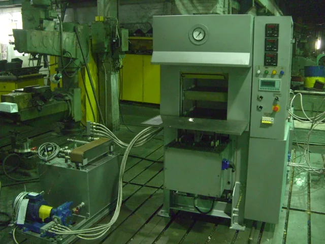 Пресс ПОЛИМЕРМАШ 100-400 2Э